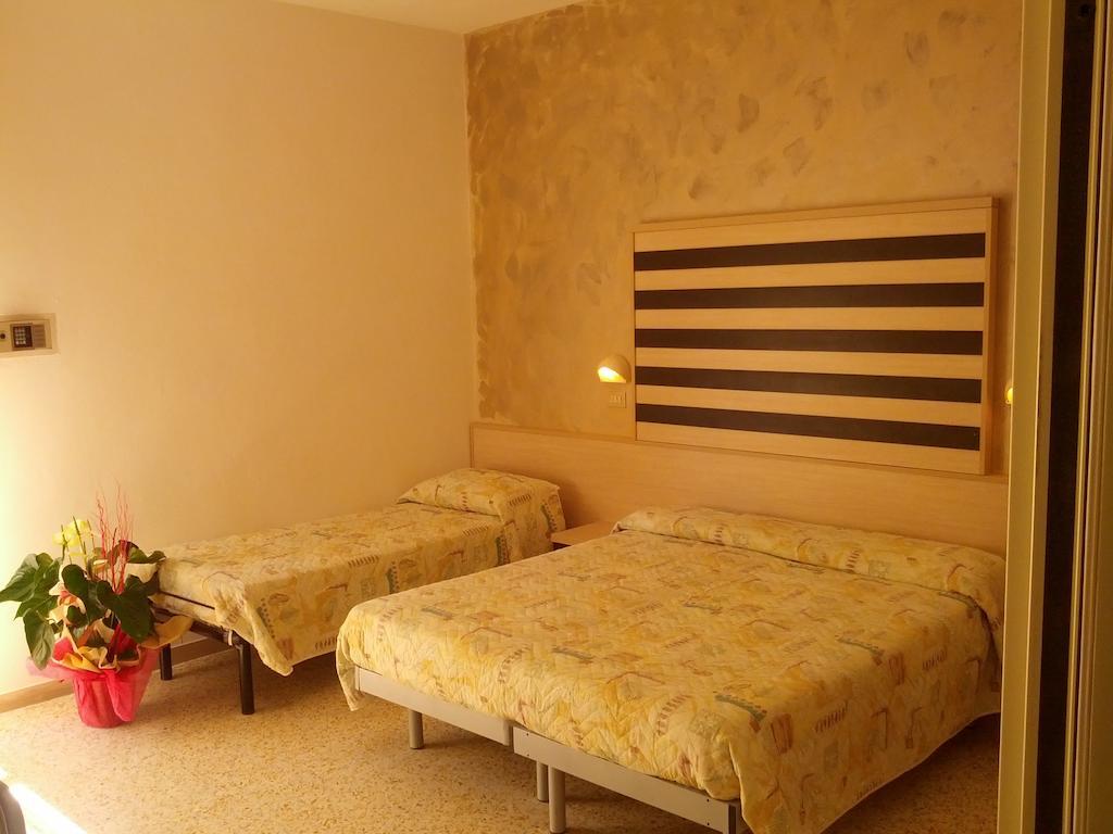 Hotel Abel & Residence Cesenatico Værelse billede